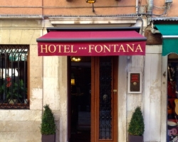 Hotel Fontana main entrance